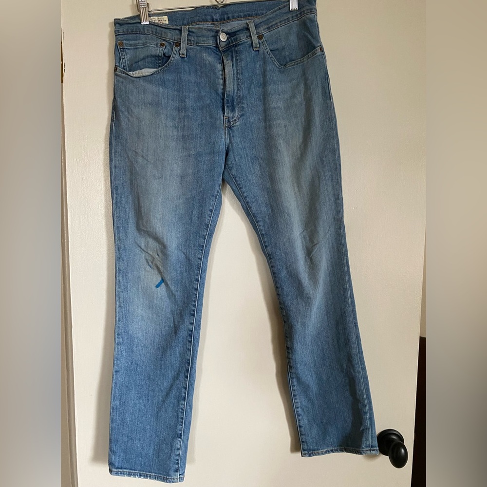 Men’s Levi’s 511 jeans.
